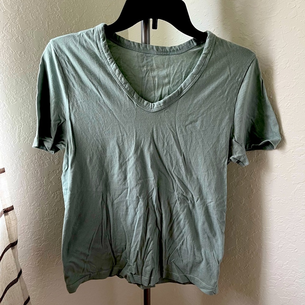 Universal Thread Tee